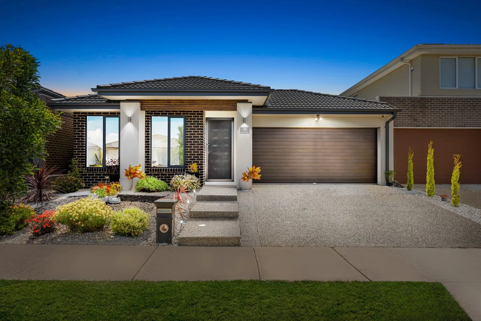 35 Walkside Boulevard, Fraser Rise VIC 3336