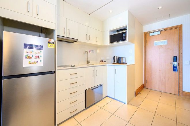 817 & 818/2807 Gold Coast Highway Surfers Paradise 4217 - Image 4