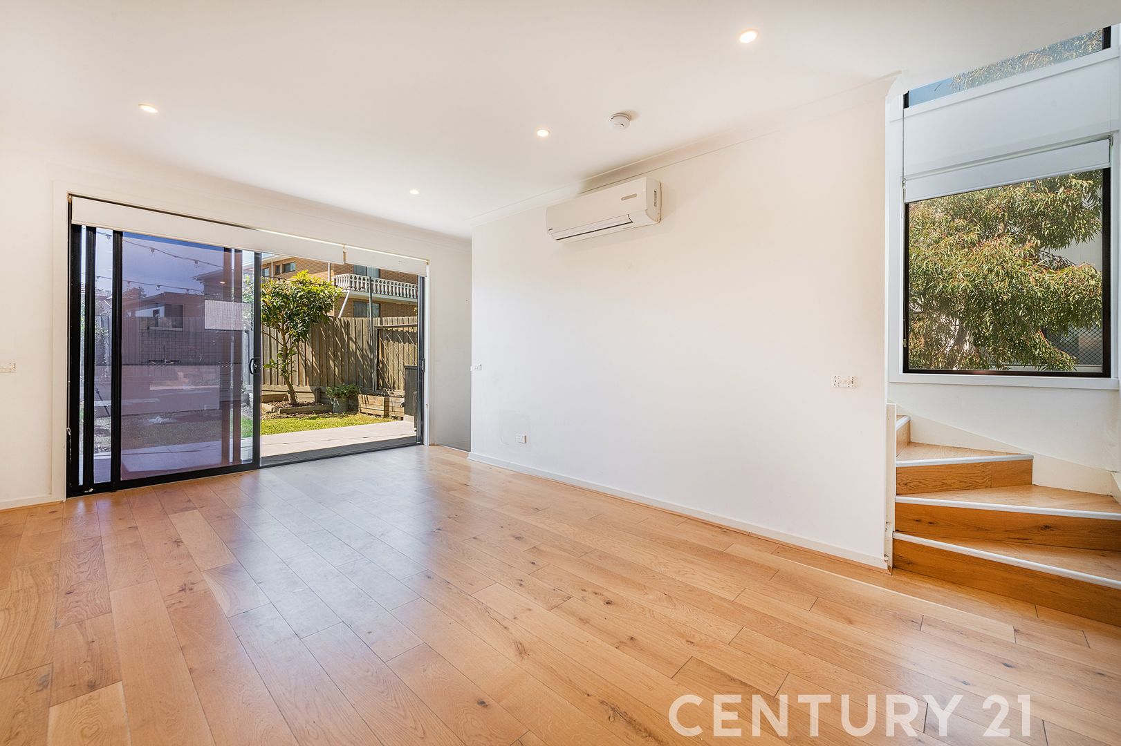 25/163 Carinish Road, Clayton VIC 3168, Image 2