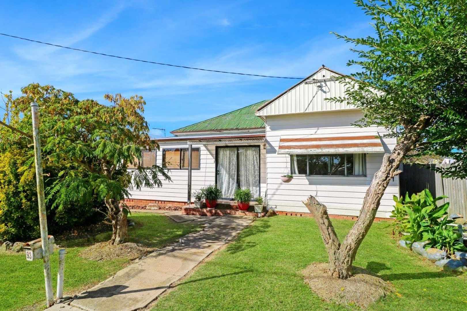 93 Coronation Avenue, Glen Innes Property History & Address Research