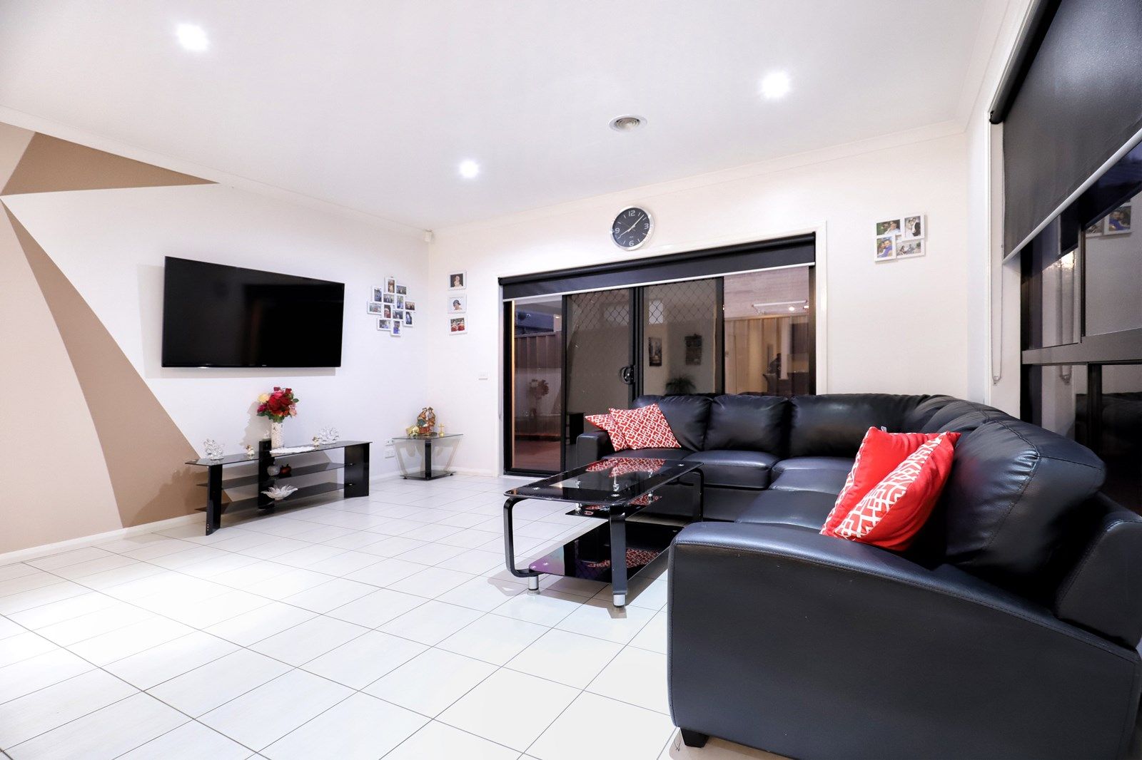 24 Black Range Avenue, Craigieburn VIC 3064, Image 1