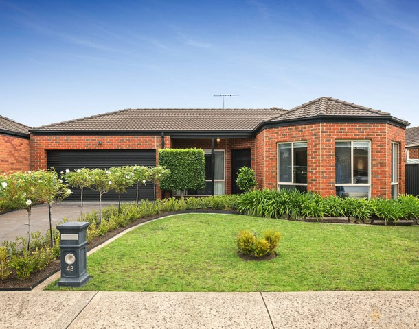 43 Scotsdale Drive, Cranbourne East VIC 3977