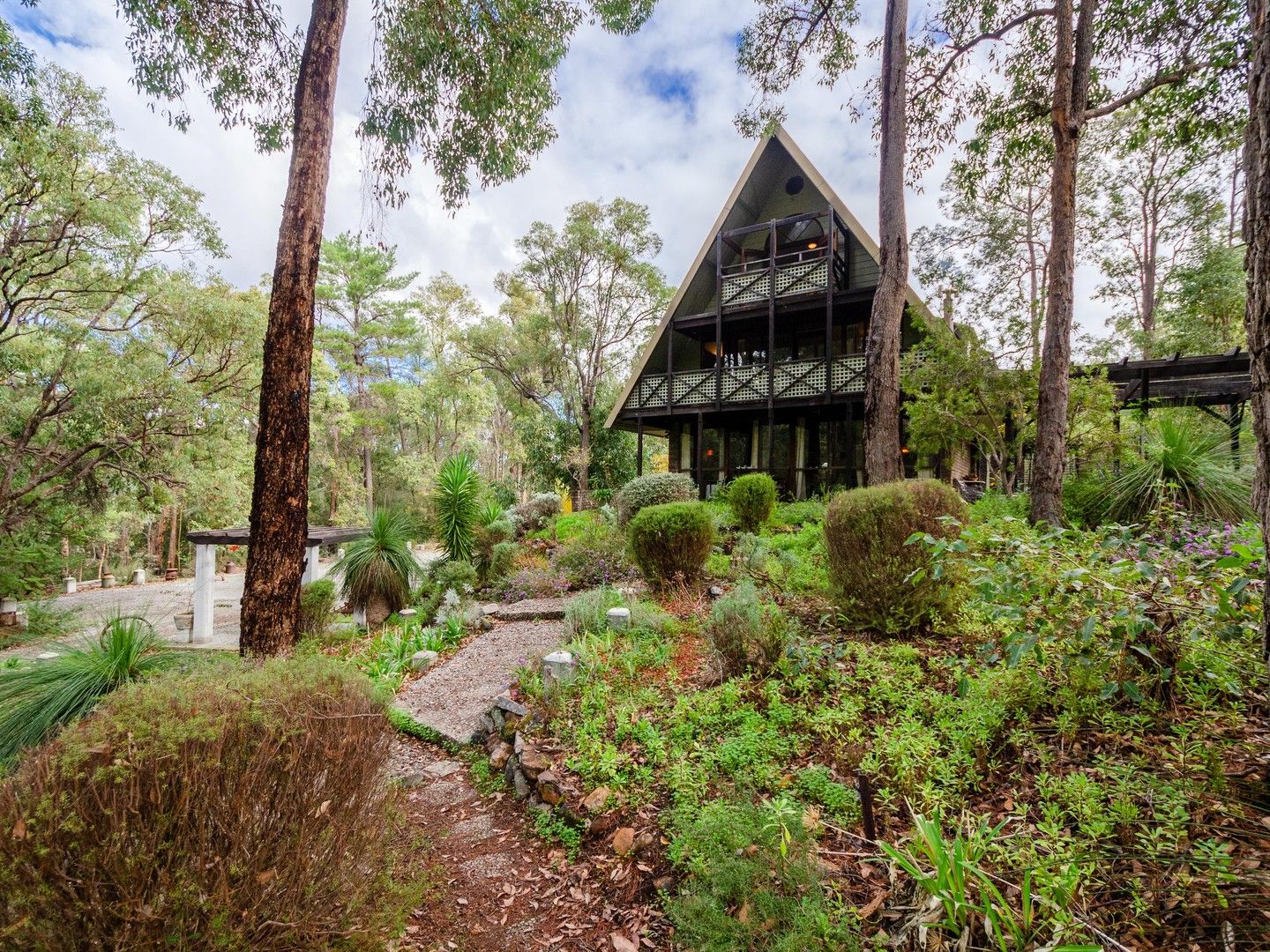 450 Mundaring Weir Road, Mundaring WA 6073, Image 0