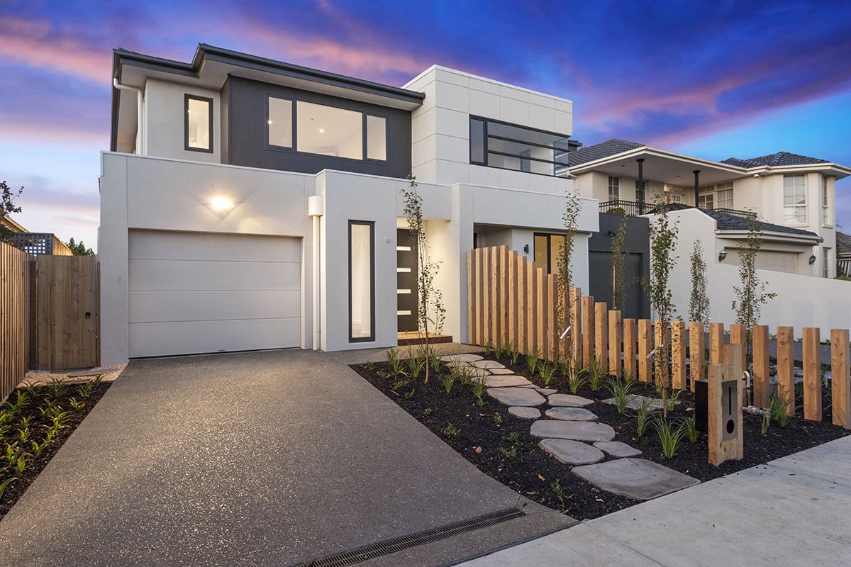 4 bedrooms Townhouse in 33A Lahona Avenue BENTLEIGH EAST VIC, 3165
