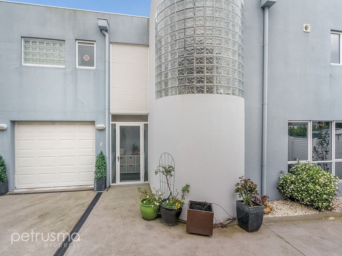 3 bedrooms Villa in 2/6 Ballawinnie Road LINDISFARNE TAS, 7015