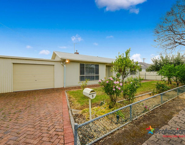 2 Macquarie Avenue, Hillcrest SA 5086