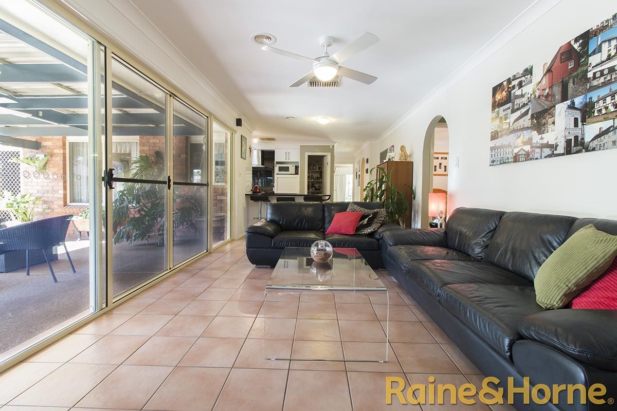15 O'Connor Place, Dubbo NSW 2830, Image 2