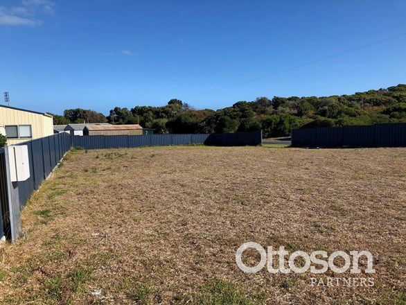 2 Boatswain Point Road, Boatswain Point SA 5275