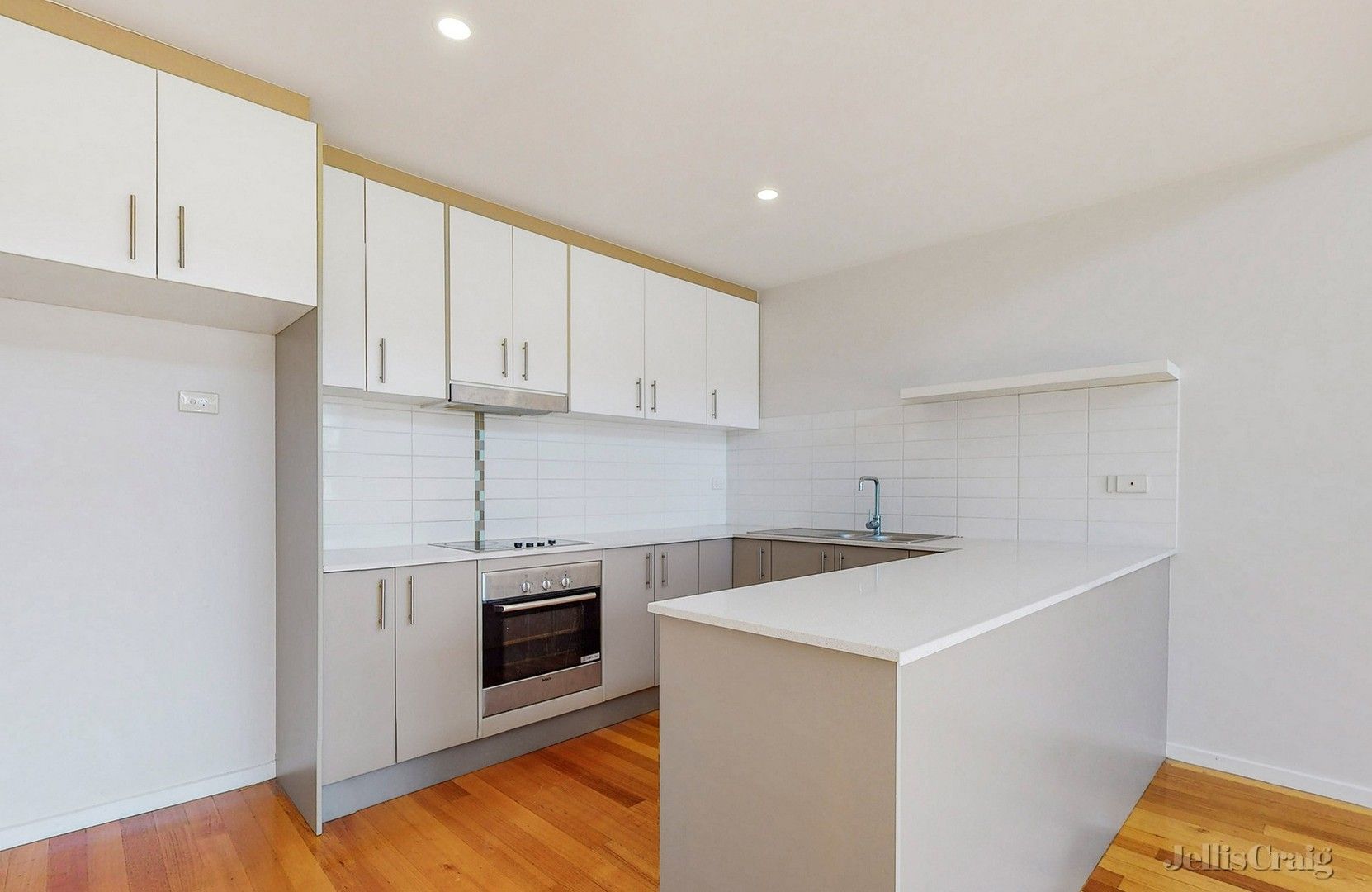 2 bedrooms Apartment / Unit / Flat in 7/30 Pin Oak Crescent FLEMINGTON VIC, 3031