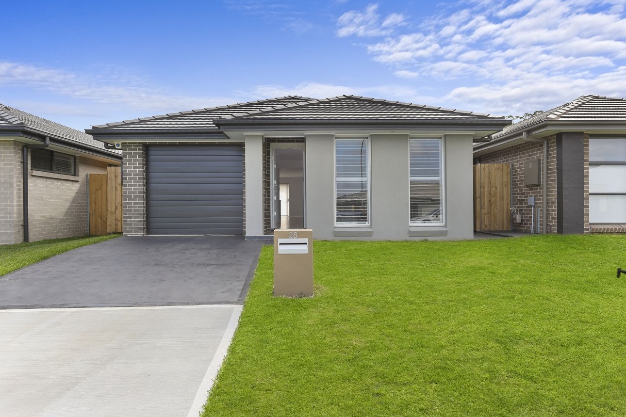 3 bedrooms House in 28 Crystal Palace Way LEPPINGTON NSW, 2179