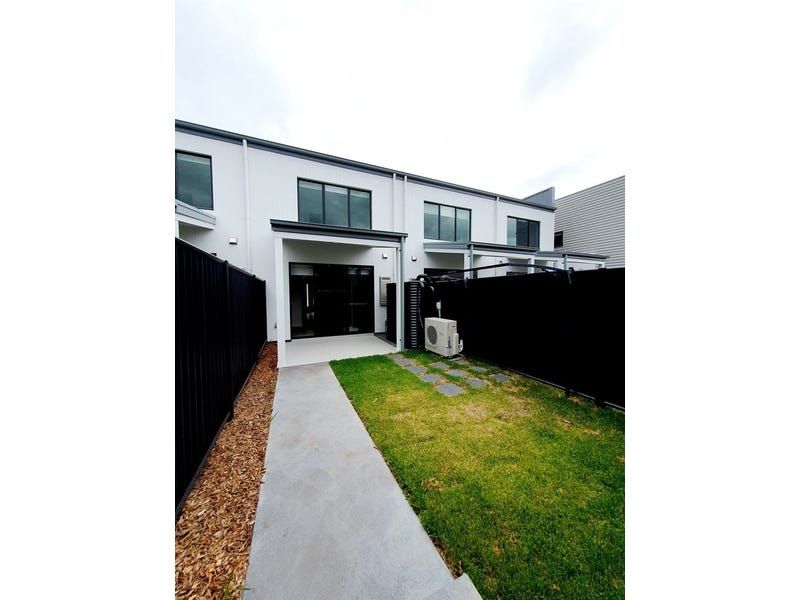 2 bedrooms Townhouse in 93 Passiflora Avenue DENHAM COURT NSW, 2565
