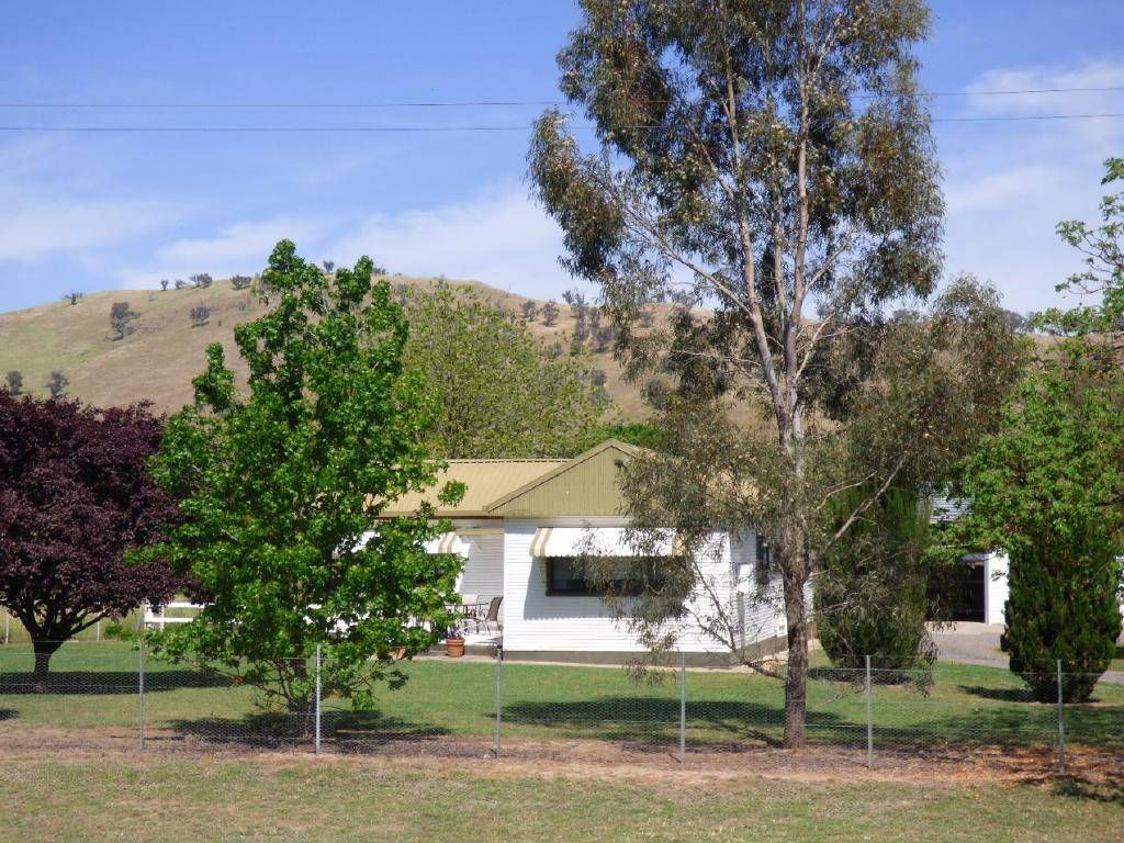 33 Muttama Road, Coolac NSW 2727, Image 0