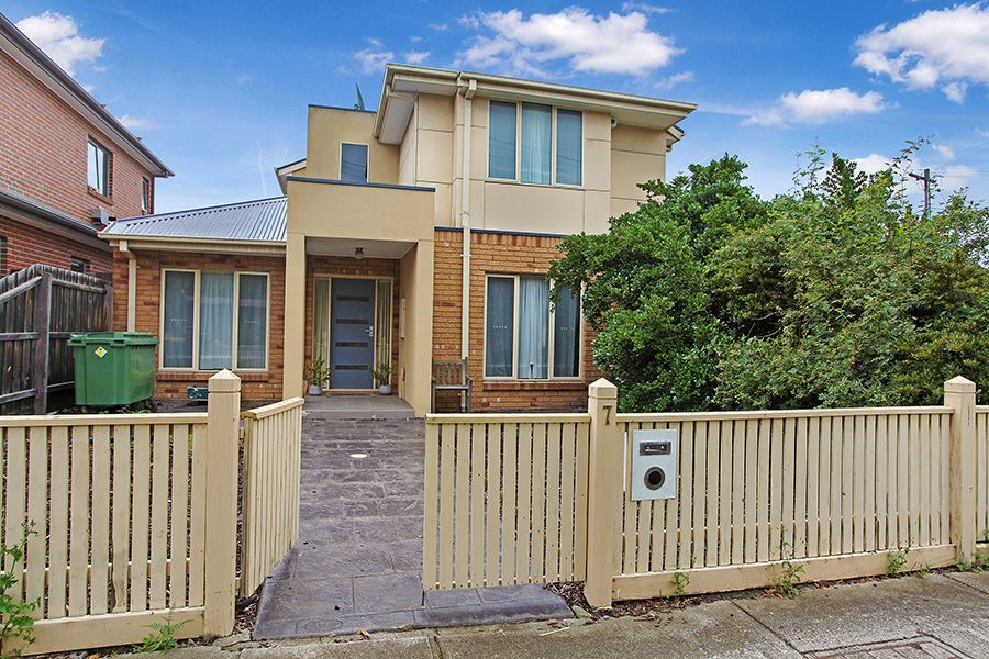 3 bedrooms House in 7 Lemmon Street WILLIAMSTOWN VIC, 3016