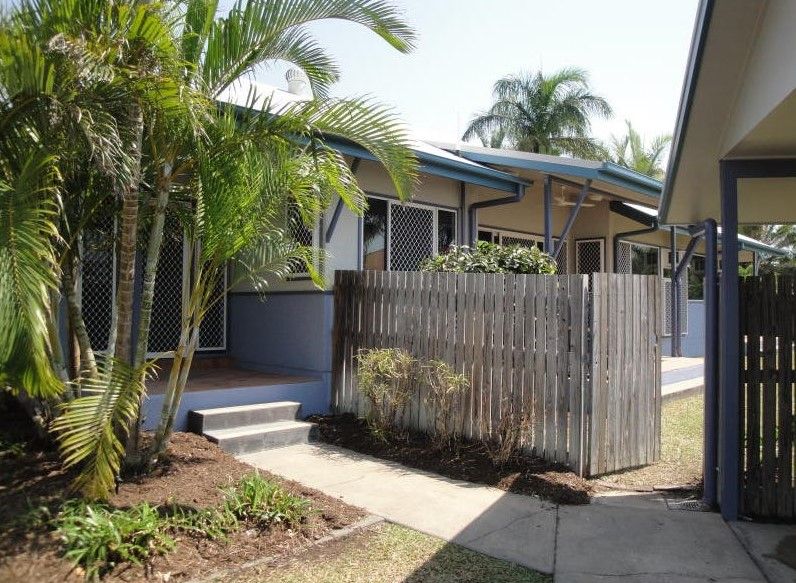 4 bedrooms House in 9 Niall Court ANNANDALE QLD, 4814