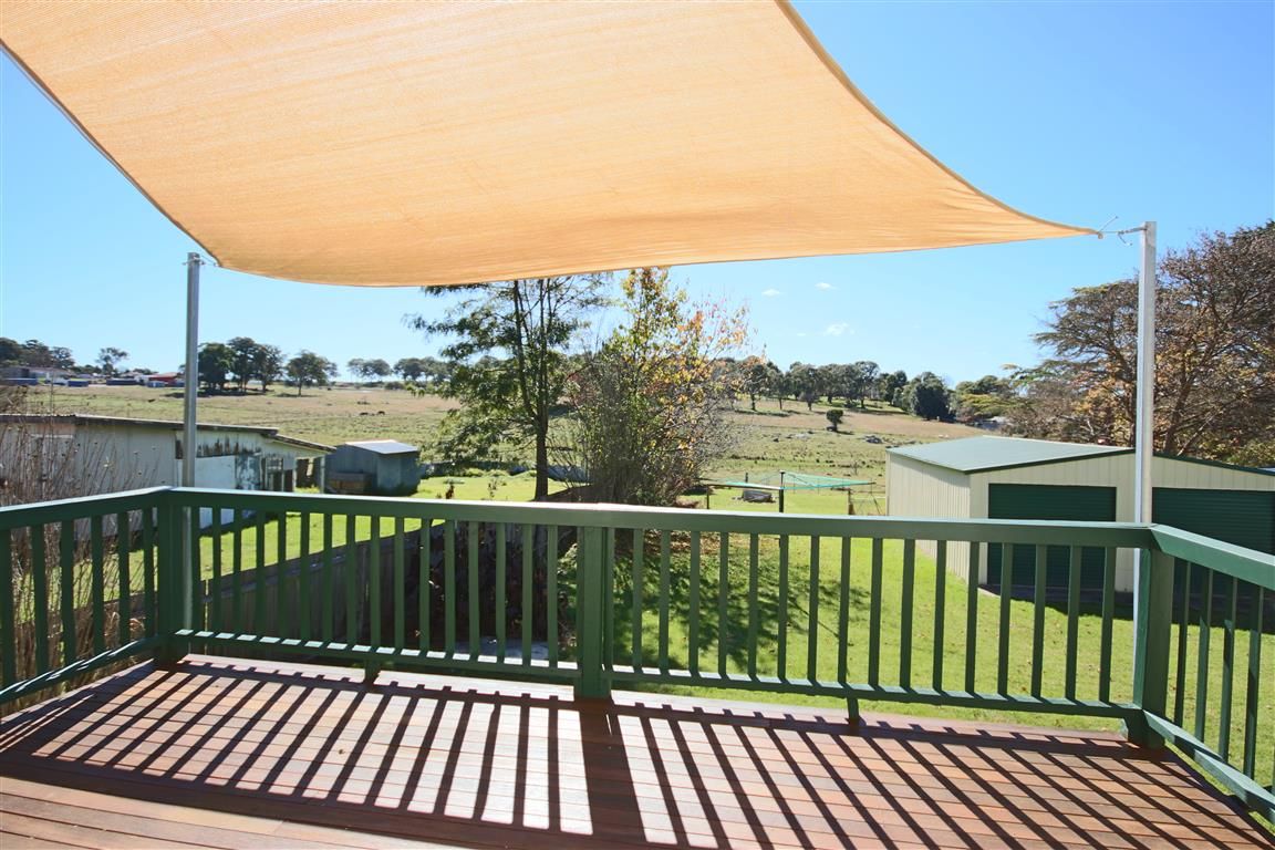 38 Molesworth Street, Tenterfield NSW 2372, Image 2