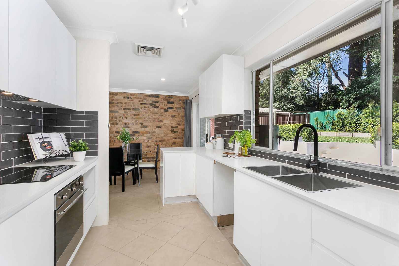 40 Yalding Avenue, North Rocks NSW 2151, Image 2