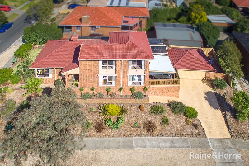 2 Harcombe Drive, Sunbury VIC 3429, Image 2