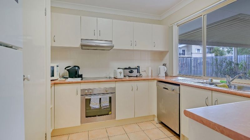 10 Shannonbrook Avenue, Ormeau QLD 4208, Image 2