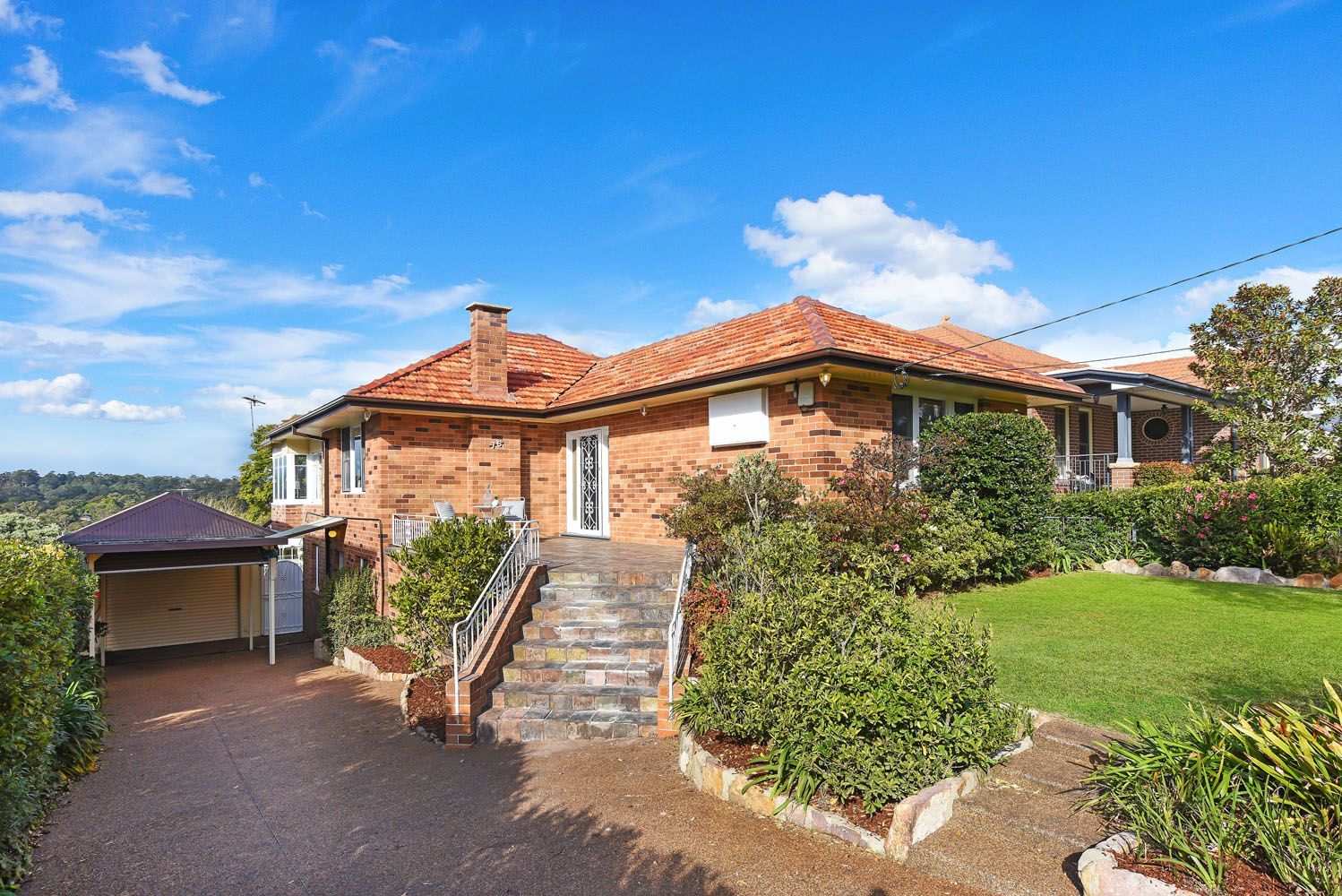 4 bedrooms House in 76 Dartford Road THORNLEIGH NSW, 2120