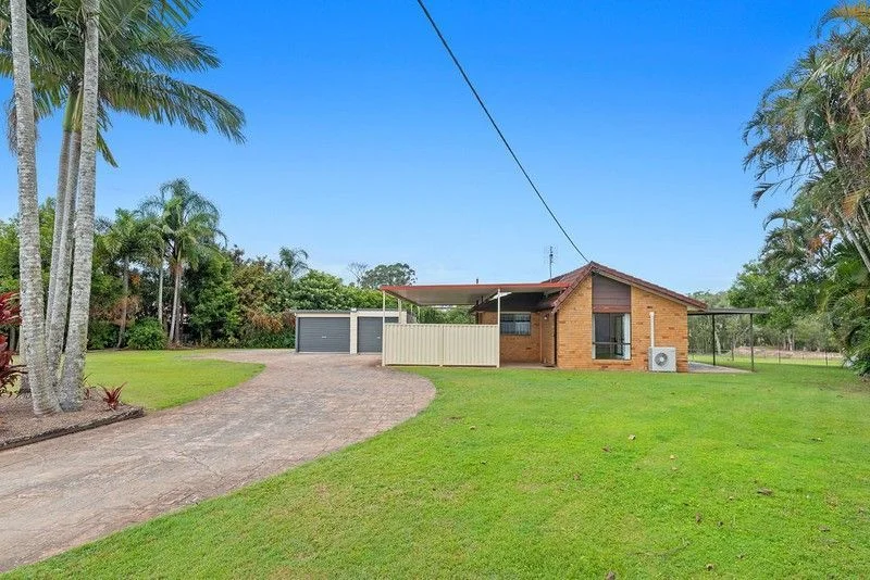 32 Peters Road, Glass House Mountains QLD 4518