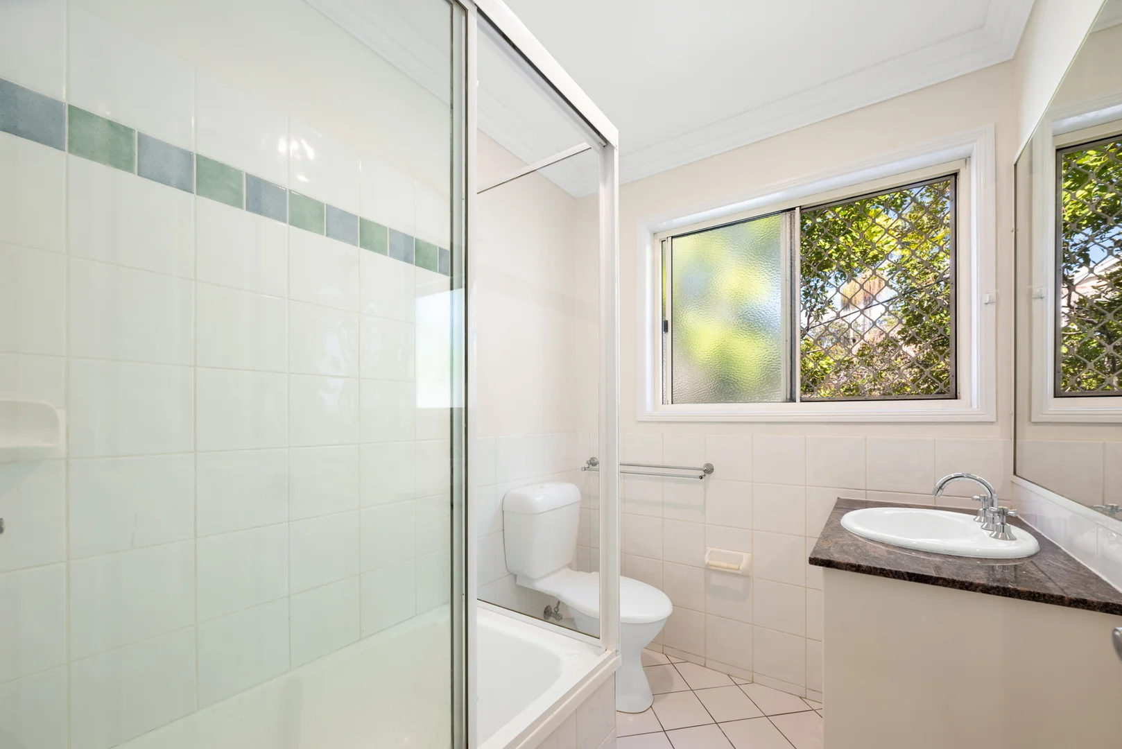 Additional image 8 of 2/19 Athlone Street, Woolloongabba QLD 4102