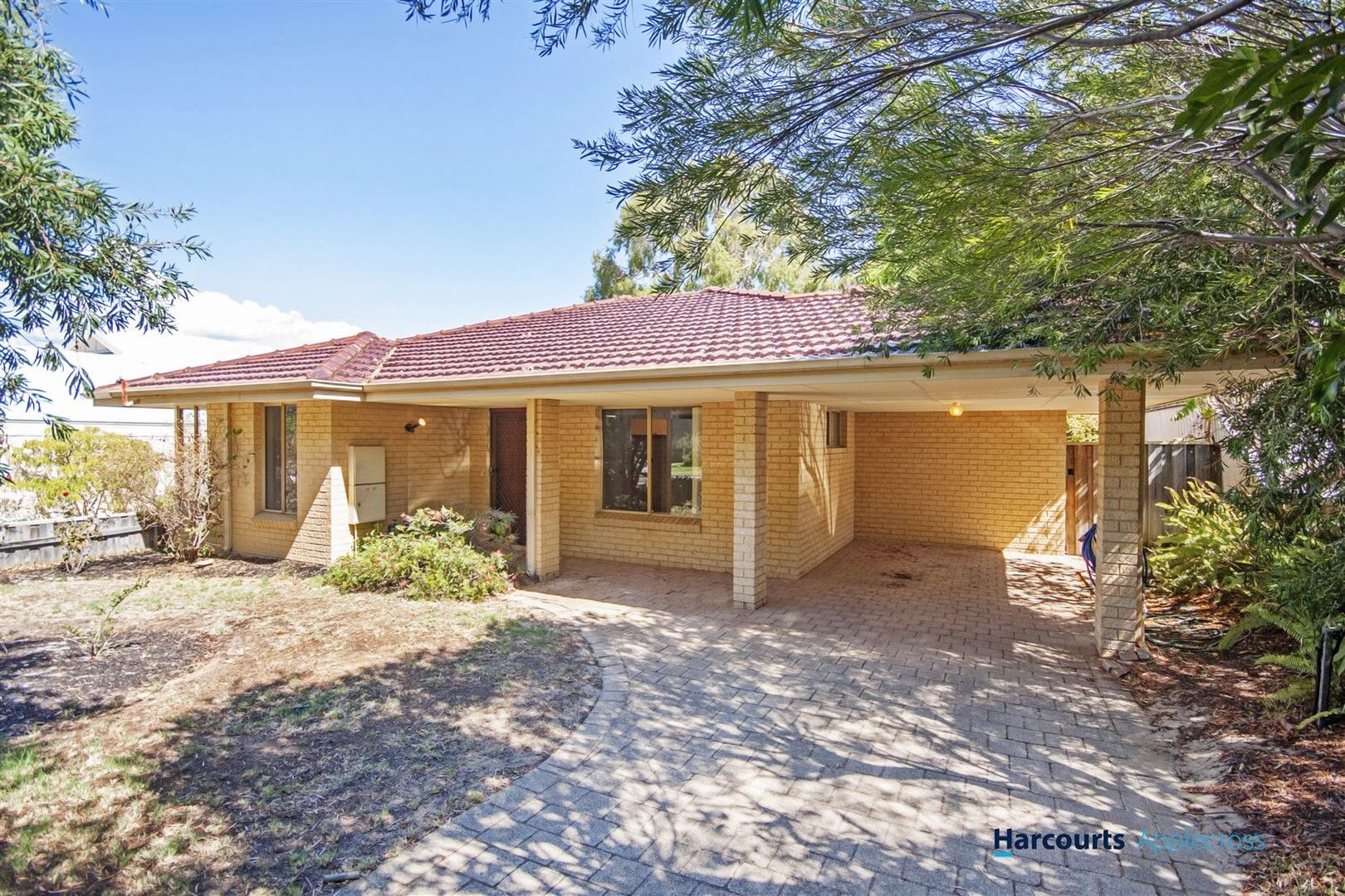 3 bedrooms House in 6 Bombard Street ARDROSS WA, 6153