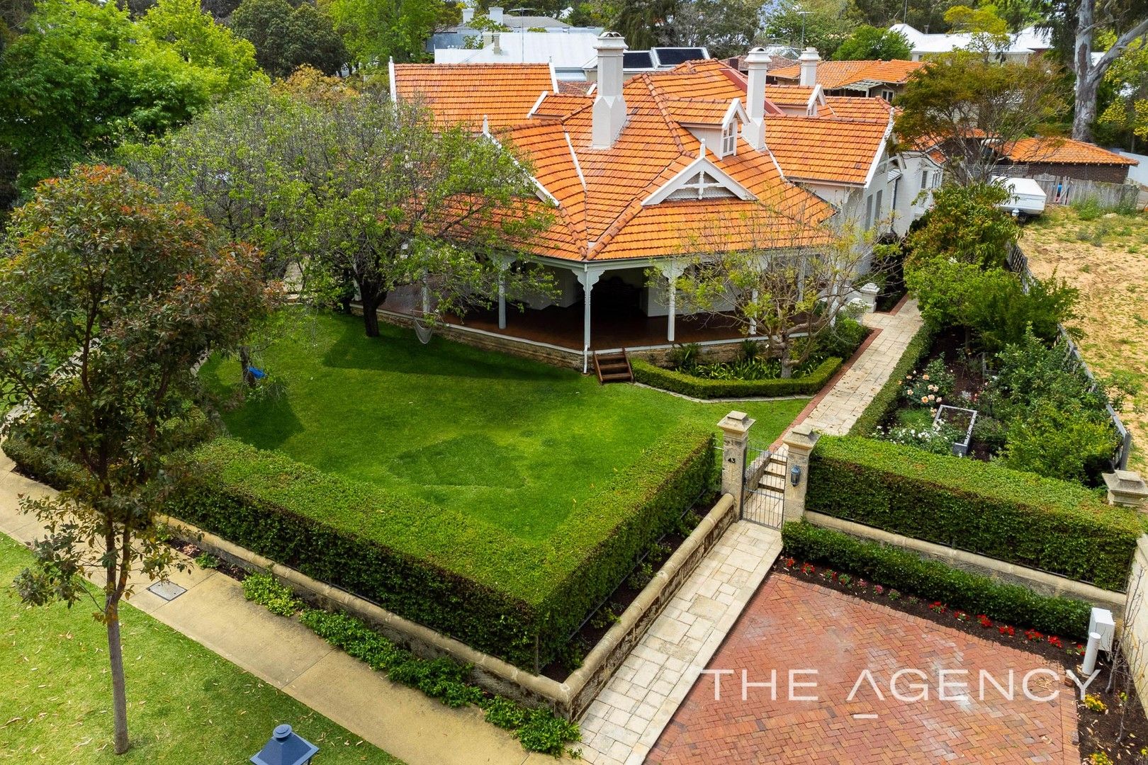 5 bedrooms House in 43 Bay Road CLAREMONT WA, 6010