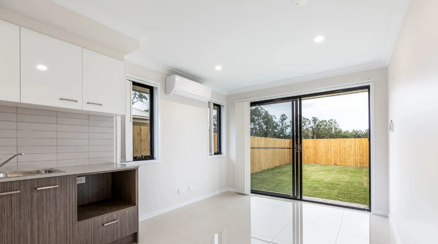 2/41 Locke Crescent, Redbank Plains QLD 4301