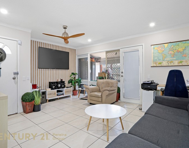 1/42 Woodhouse Drive, Ambarvale NSW 2560