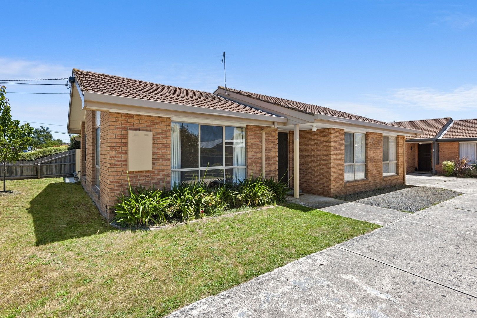 2/2 Langham Road, Wendouree VIC 3355, Image 0