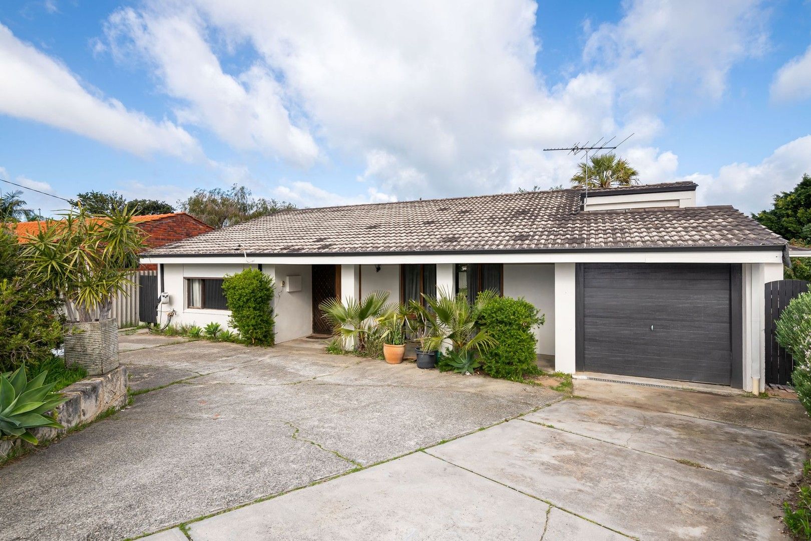 3 bedrooms House in 20 Landsborough Way PADBURY WA, 6025