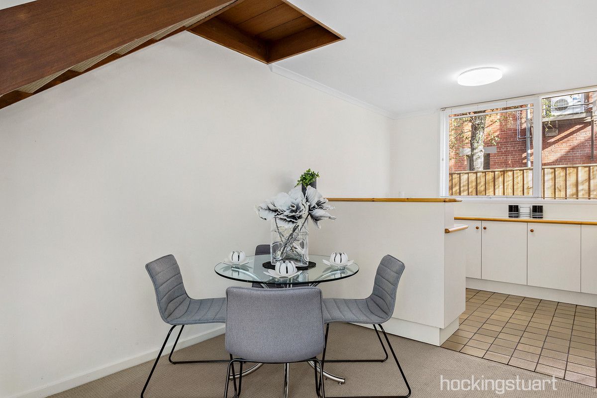 2/28 Liddiard Street, Hawthorn VIC 3122, Image 2