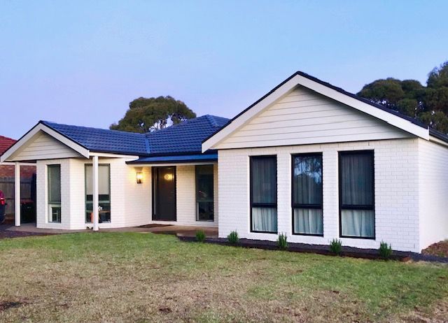 4 bedrooms House in 13 Candlebark Court RIDDELLS CREEK VIC, 3431