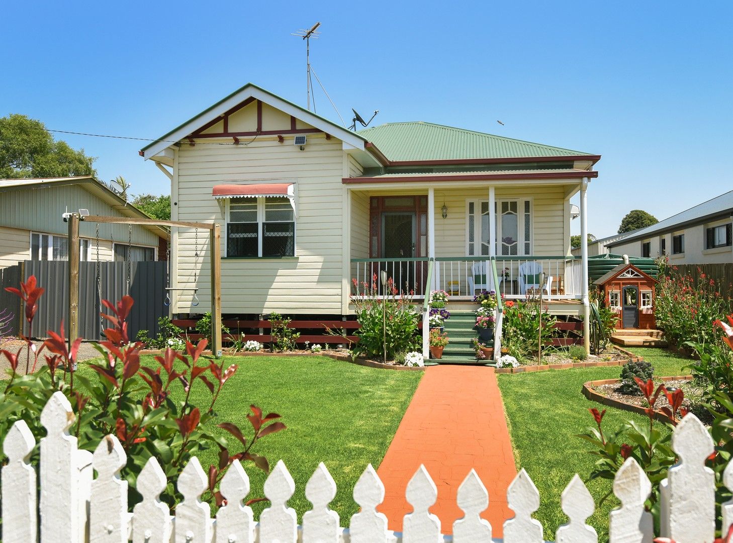 3 bedrooms House in 17 McDowall Street NEWTOWN QLD, 4350