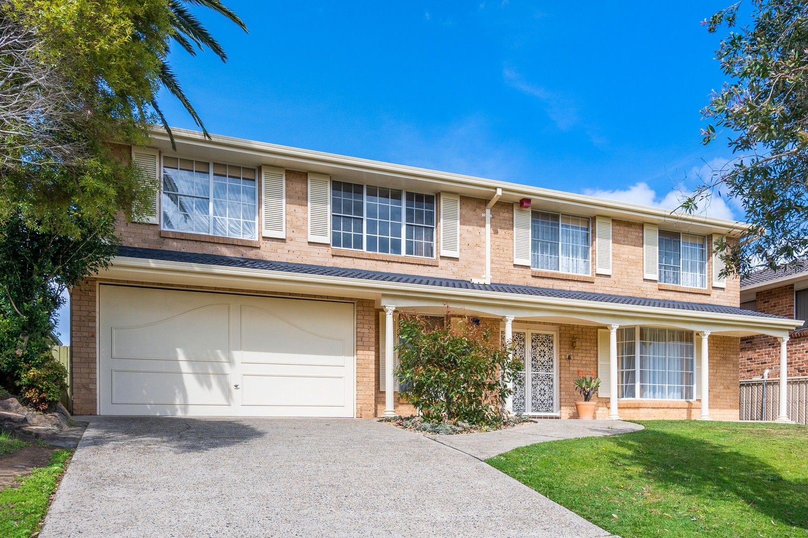5 bedrooms House in 19 Gordonia Grove BAULKHAM HILLS NSW, 2153