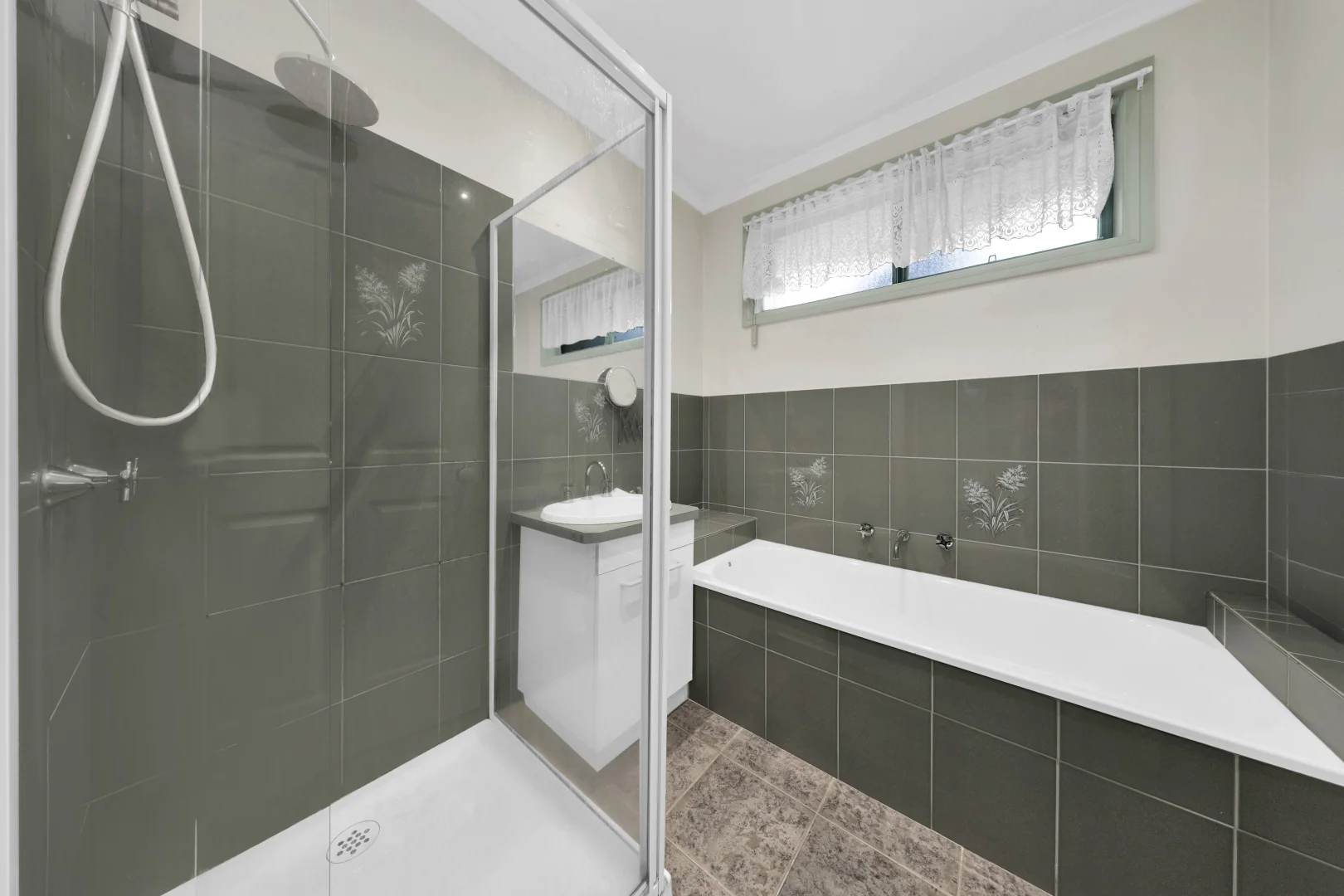 Additional image 8 of 1/11 Rule Close, Mill Park VIC 3082