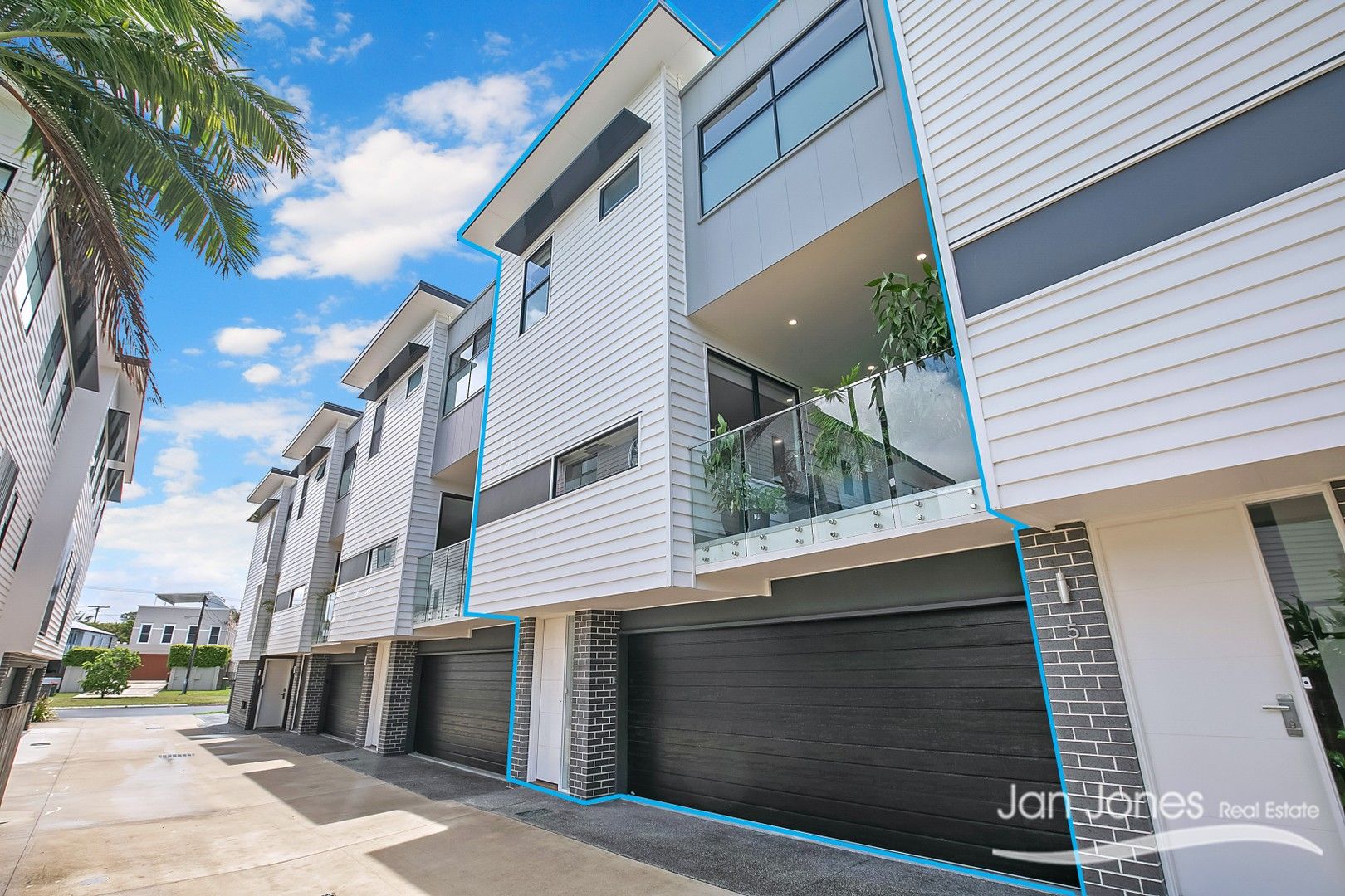 2 bedrooms Townhouse in 4/32 John Street REDCLIFFE QLD, 4020