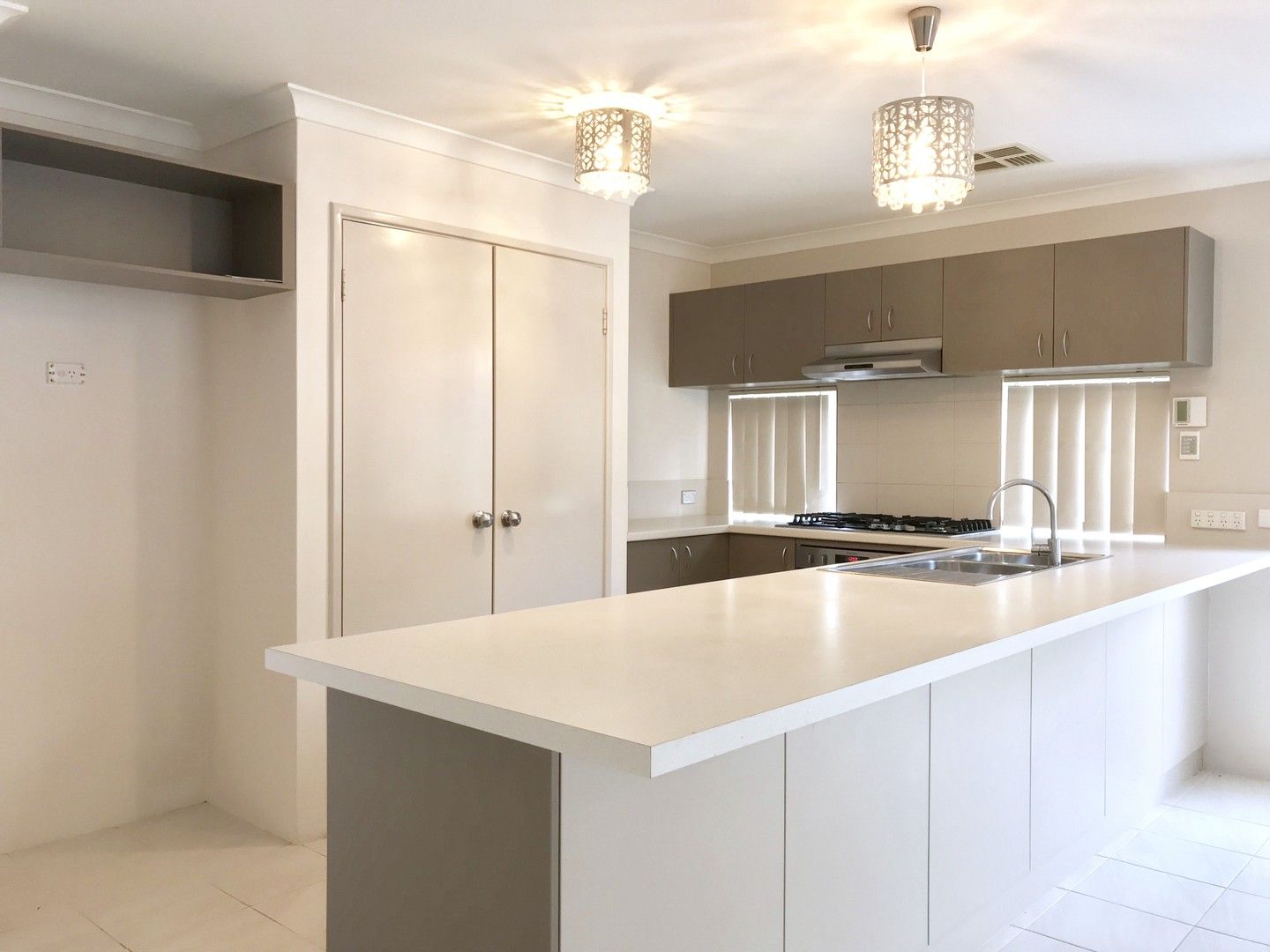 4 bedrooms House in 18 Wishard Circuit AVELEY WA, 6069