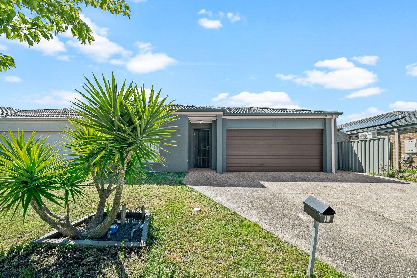 4 bedrooms House in 10 Limerick Road CRANBOURNE EAST VIC, 3977