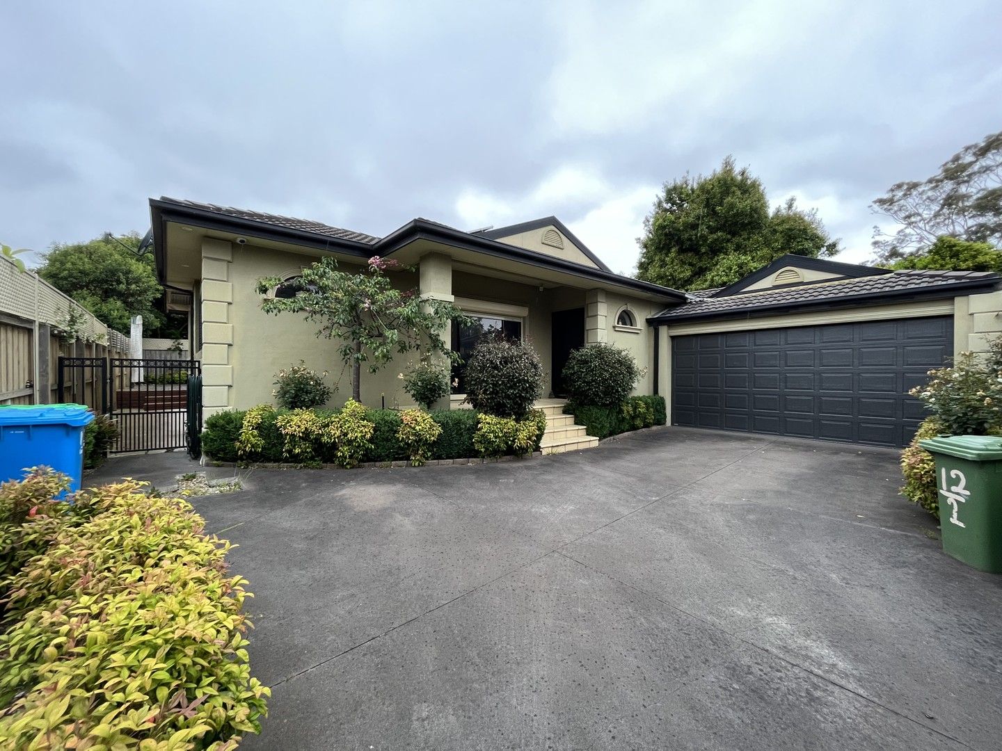 4 bedrooms Apartment / Unit / Flat in 2/12 Lyall Road BERWICK VIC, 3806