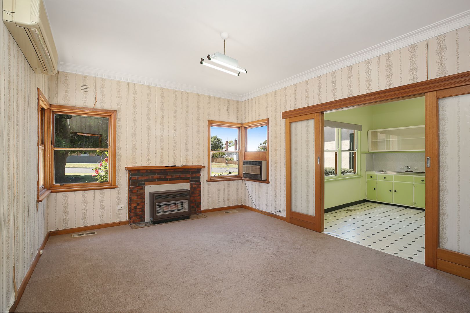 11 Shaw Street, Camperdown VIC 3260, Image 2