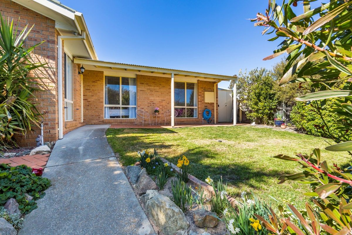 2/35 Bellchambers Crescent, Banks ACT 2906, Image 1