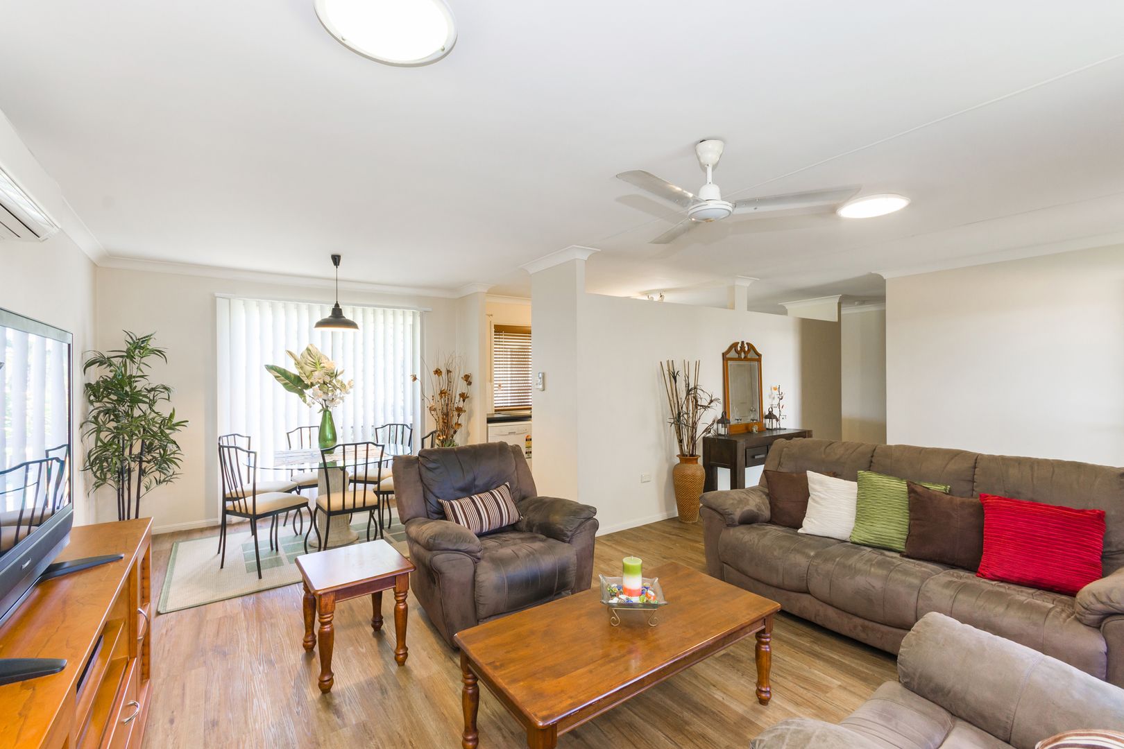 105 Martinez Avenue, West End QLD 4810, Image 2