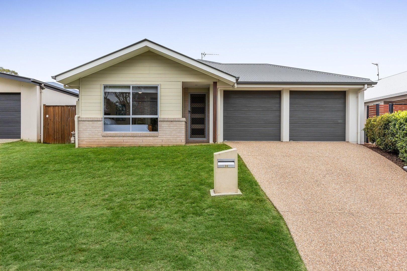 4 bedrooms House in 38 Carlin Street GLENVALE QLD, 4350