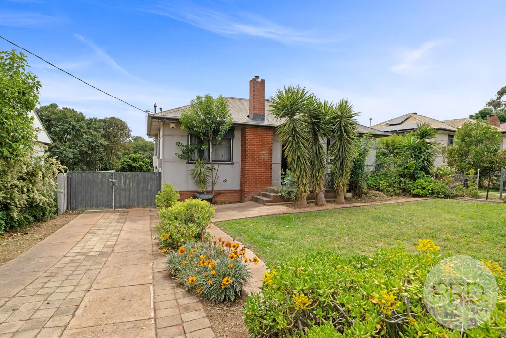15 Margaret Ave, Mount Austin NSW 2650
