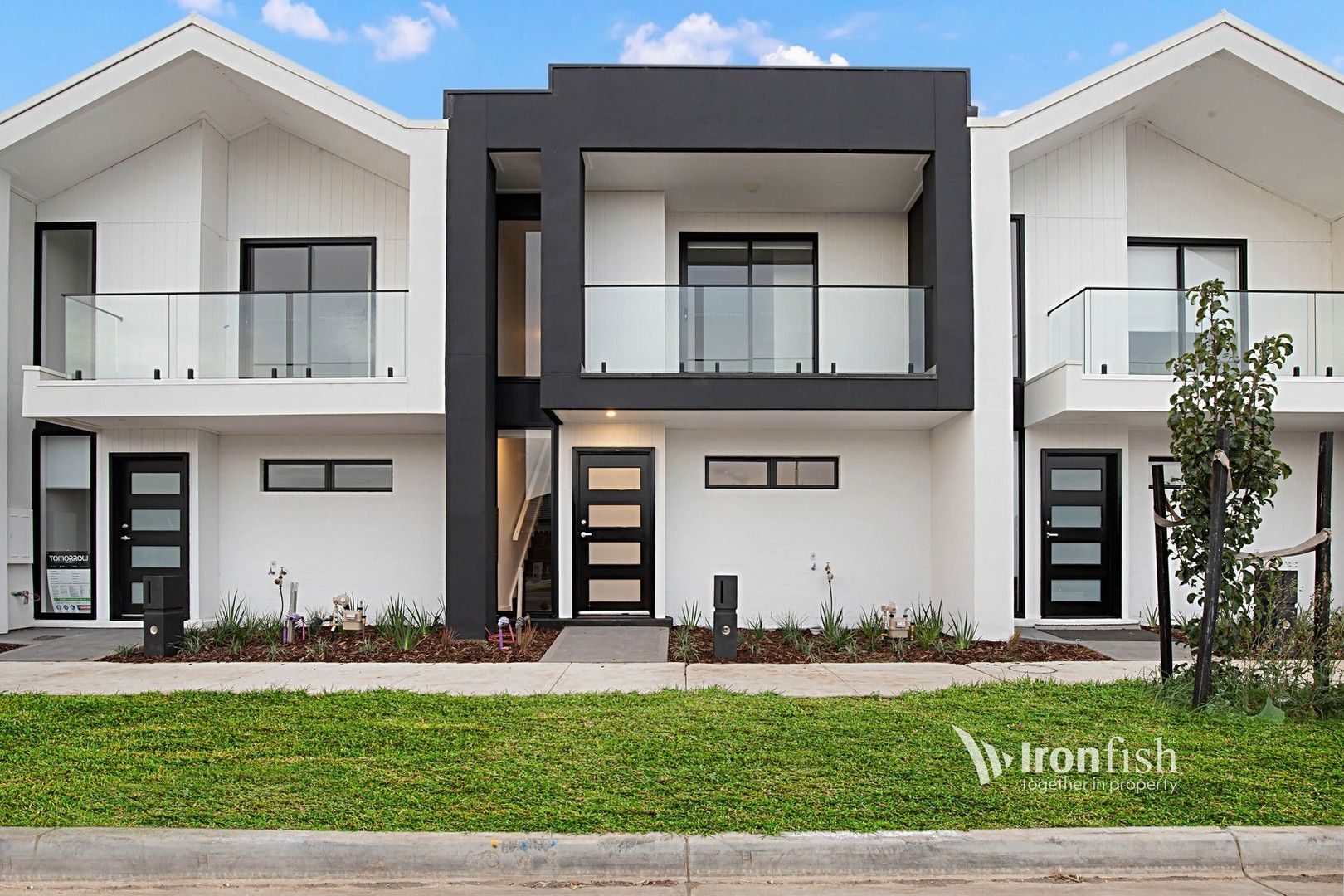4 bedrooms Townhouse in 38 Generation Crescent MAMBOURIN VIC, 3024