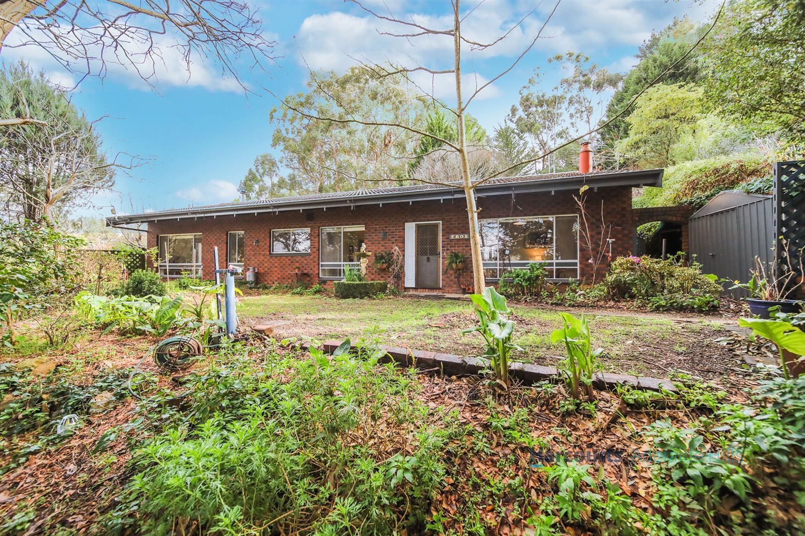 213 Piccadilly Road, Piccadill Property History & Address Research