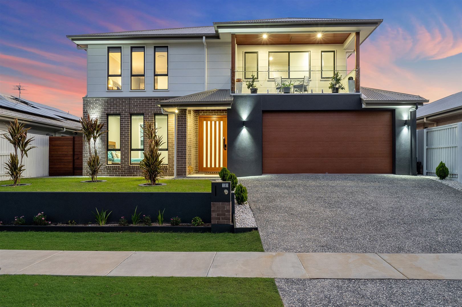 6 bedrooms House in 10 Abbeydale Road GREENBANK QLD, 4124