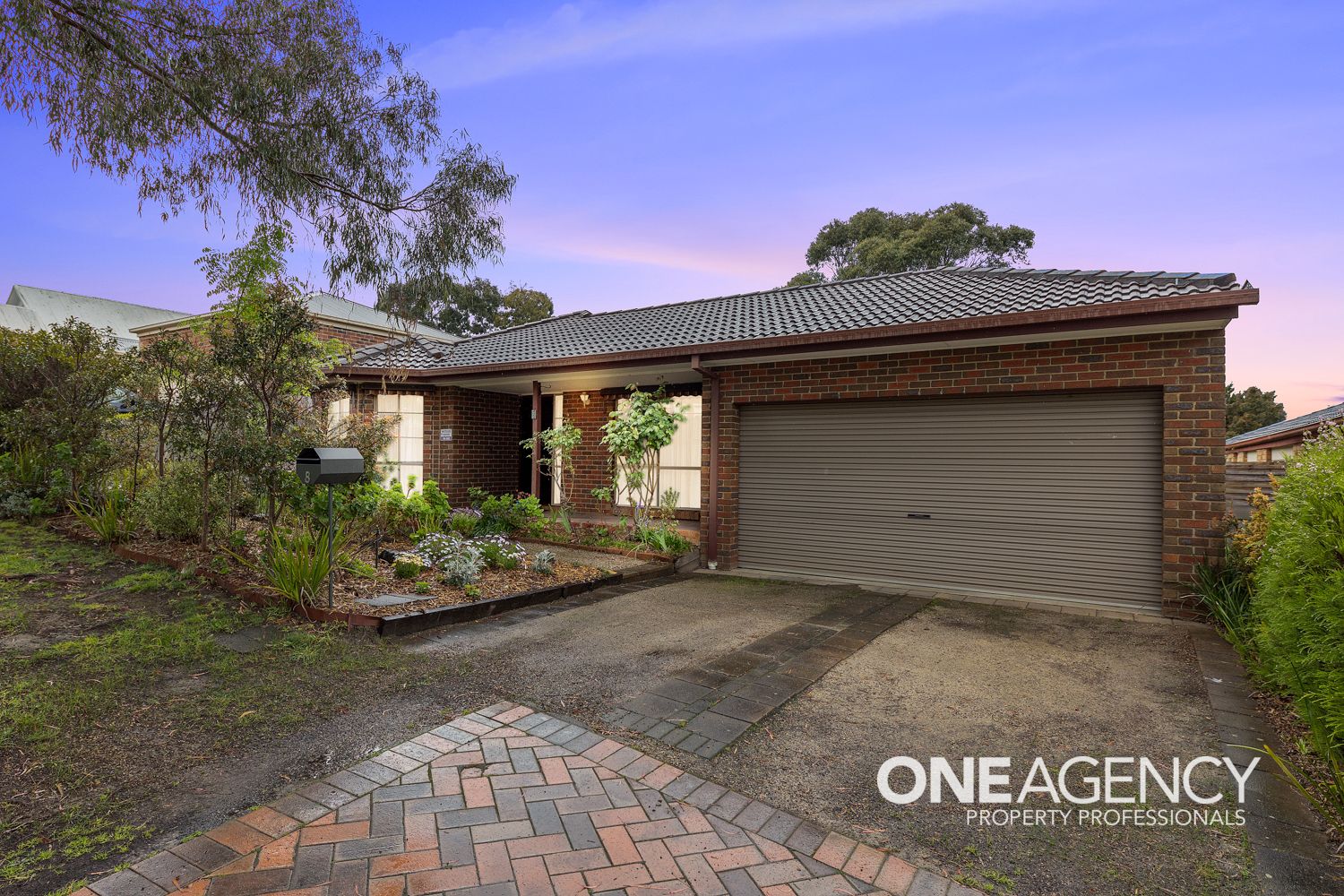 8 Woodland Park Rise, Croydon South VIC 3136, Image 1