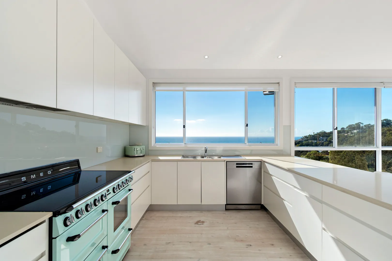 Coastal Retreat with Scenic Palm Beach Views - Widok 5
